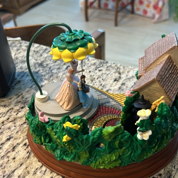 Hallmark keepsake I’ll get you my pre-the Wizard of Oz table decoration - Picture 3 of 13